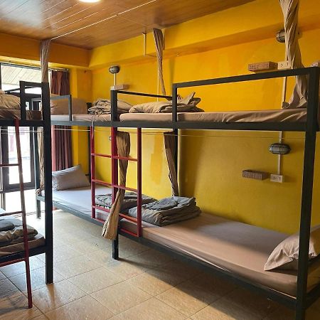 Over The Moon Hostel Ban Houayxay Eksteriør billede